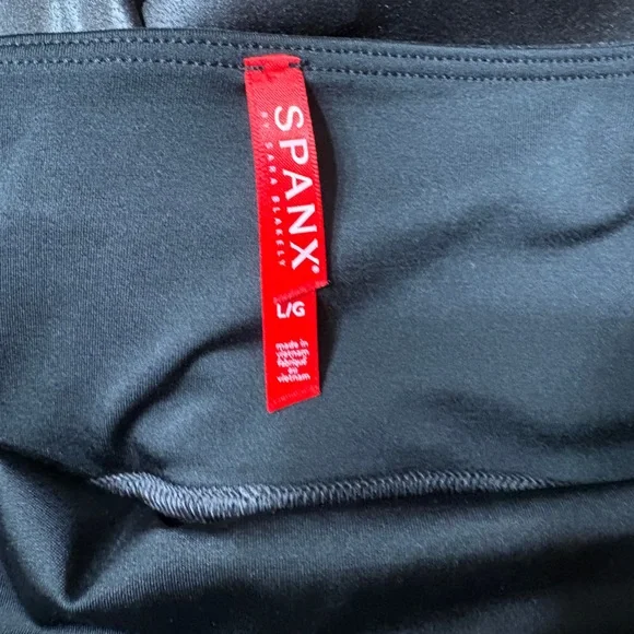 Spanx new with tags Faux Leather Leggings size Large - Picture 7 of 7